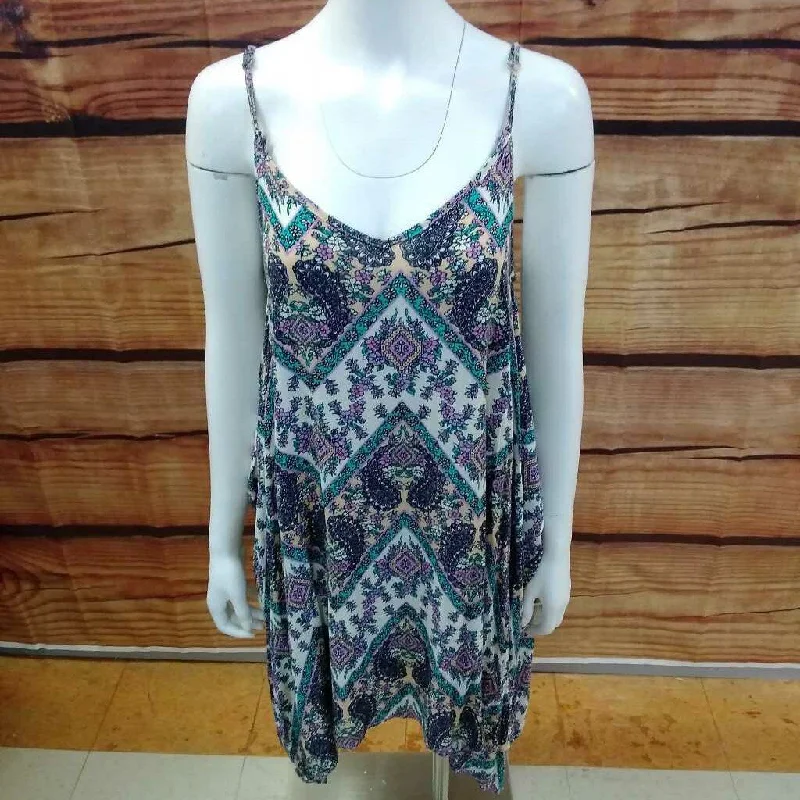 ROMEO & JULIET MULTI-COLORED DRESS SIZE SMALL TCC Turtleneck Warm Winter