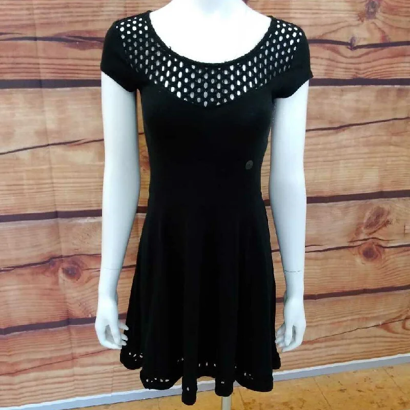 NWT CAPE JUBY BLACK DRESS SIZE S TCC Tunics Stylish modern
