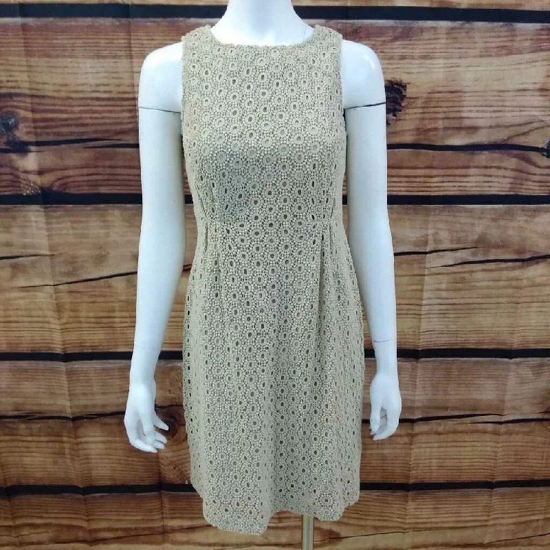 GARNET HILL BEIGE EYELET DRESS SIZE 4 PETITE TCC Tunics Distressed trendy