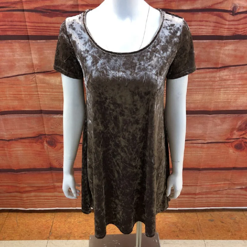 SOCIALITE TAUPE VELVET DRESS SIZE MEDIUM TCC Tunics stripes playful
