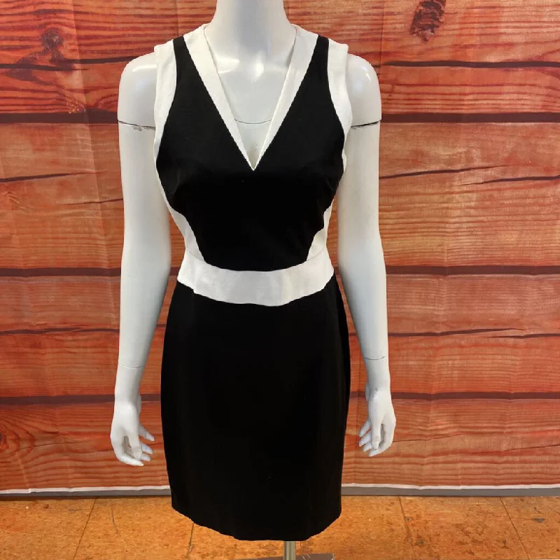 BANANA REPUBLIC BLACK AND WHITE DRESS SZ 8 TCC Tunics Vintage classic