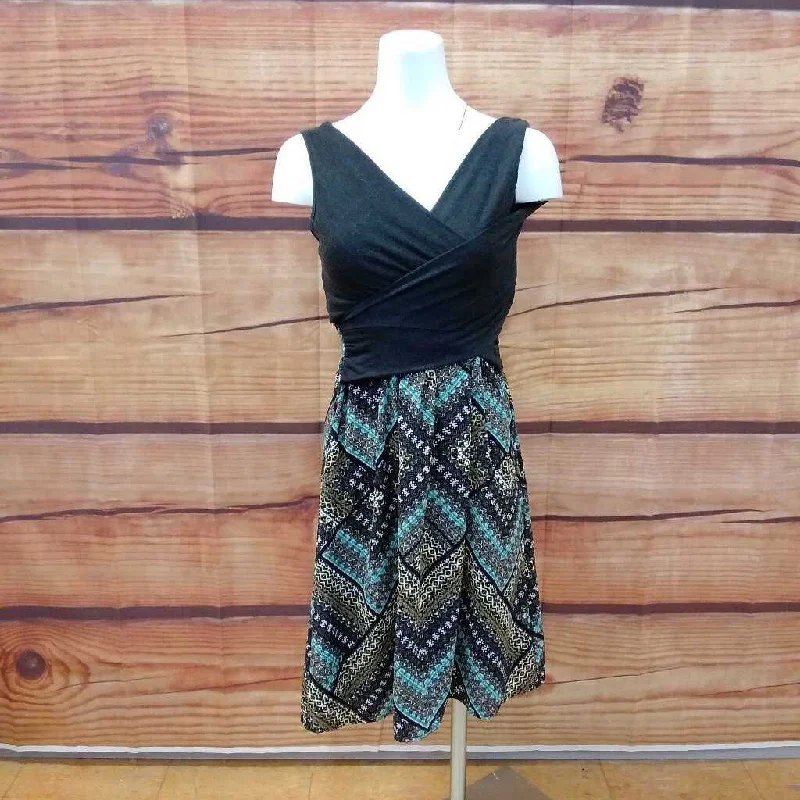 AMADI GRAY MULTI CROSS FRONT DRESS SIZE SMALL TCC Tunics Sale discount