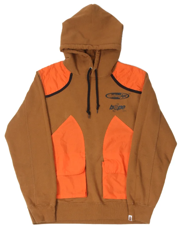 "Manhunt" Cargo-Pocket Hoodie Hoodie with Set-In Sleeves Structured Classic