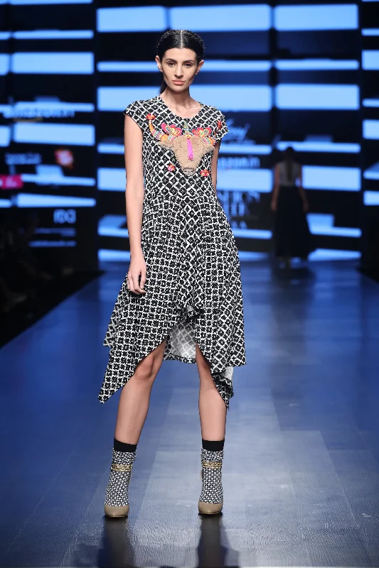 Yak Embroidered Shift Dress in Black & White Printed  Asymmetrical Hem Dress