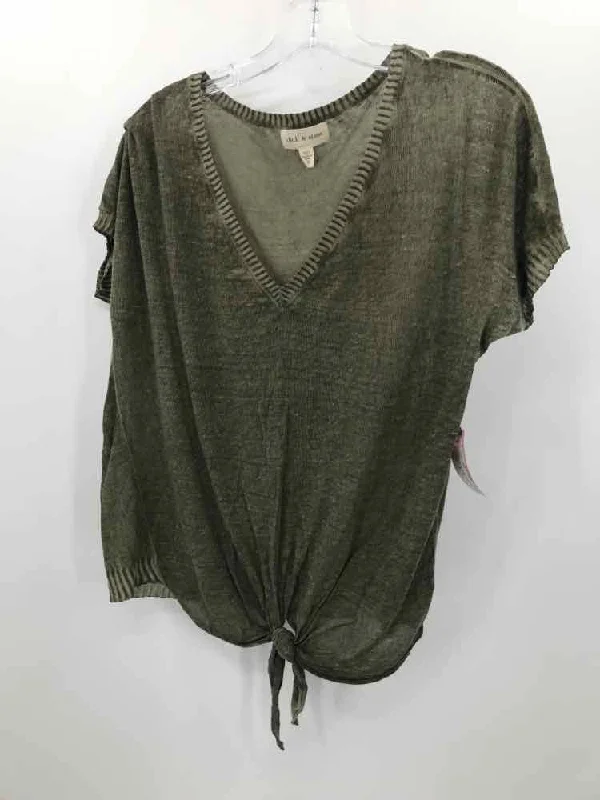 Pre-Owned Cloth & Stone Green Size Small T-shirt Front Pockets Side Pockets Patch Pockets Pre-Owned Cloth & Stone Green Size Small T-shirt Front Pockets Side Pockets Patch Pockets